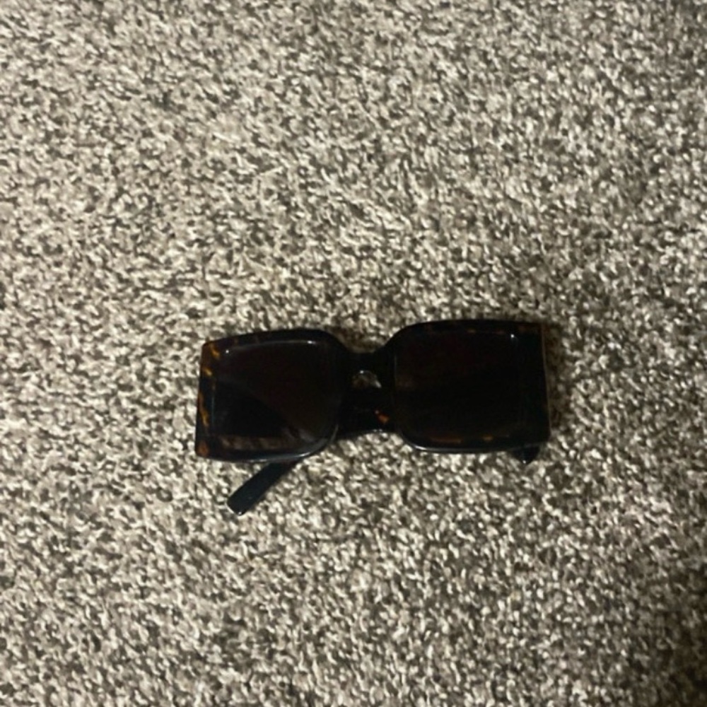 Martha Stewart Tortoise Shell Sunglasses